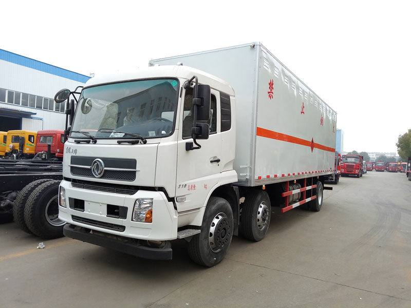 天錦8.6米(14.8噸)氣體廂式車(chē)