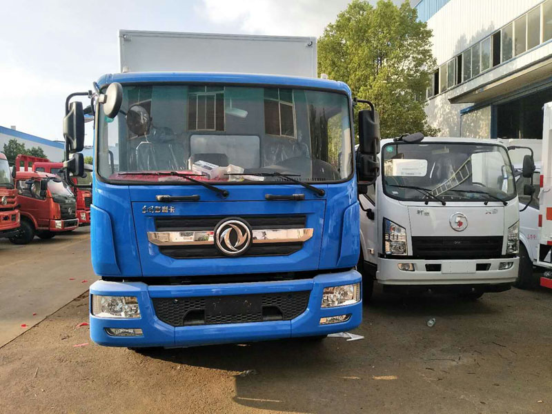 東風(fēng)6.3米(10.3噸)氣體廂式車(chē)