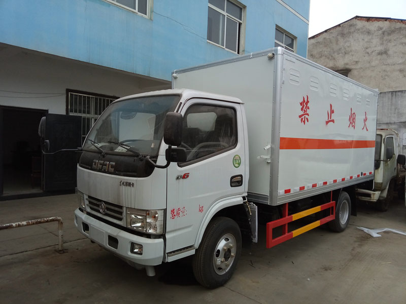 多利卡4.1米(藍(lán)牌)氣體廂式車(chē)